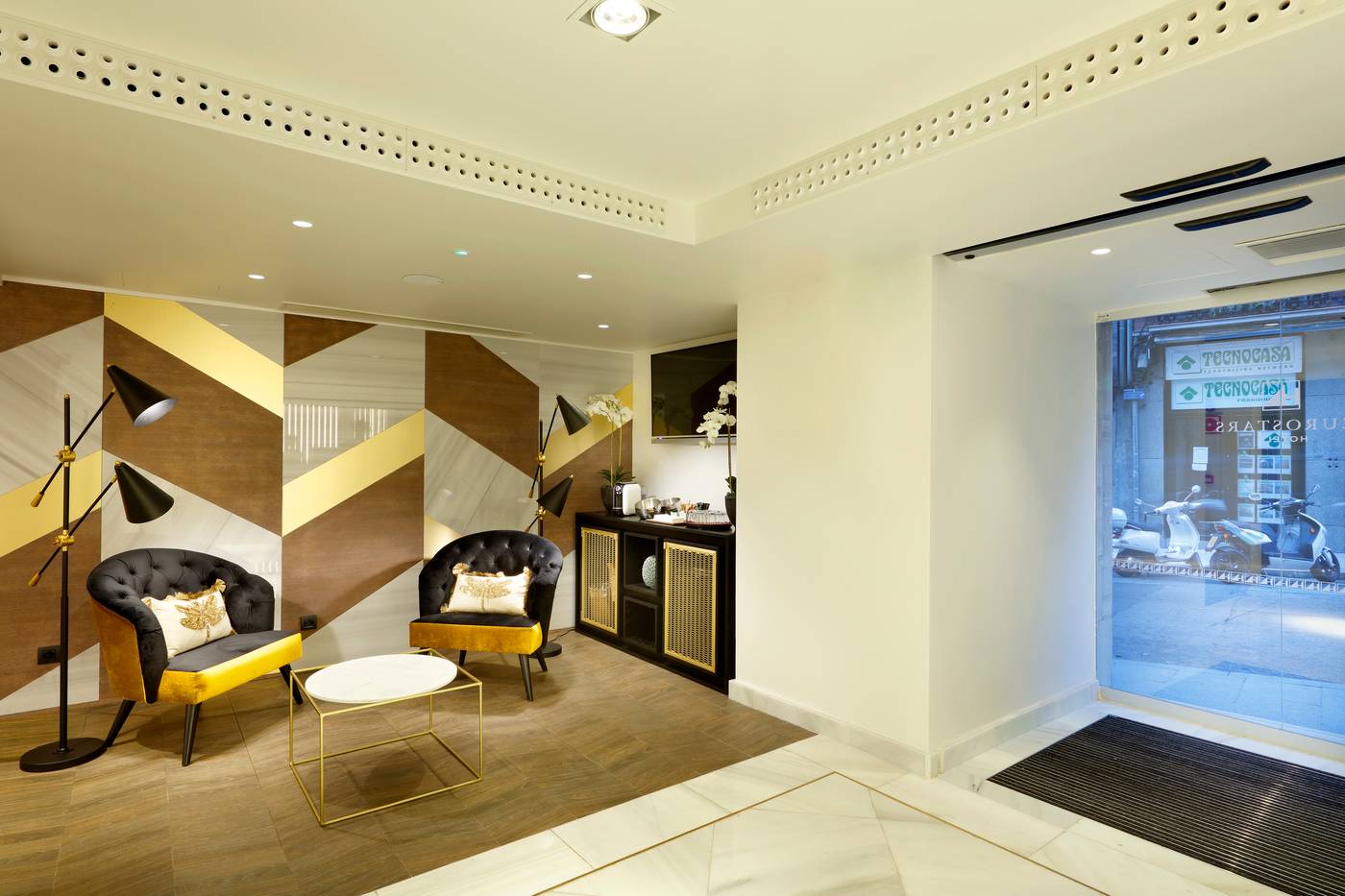 Eurostars-Madrid-Gran-Via-Lobby-14