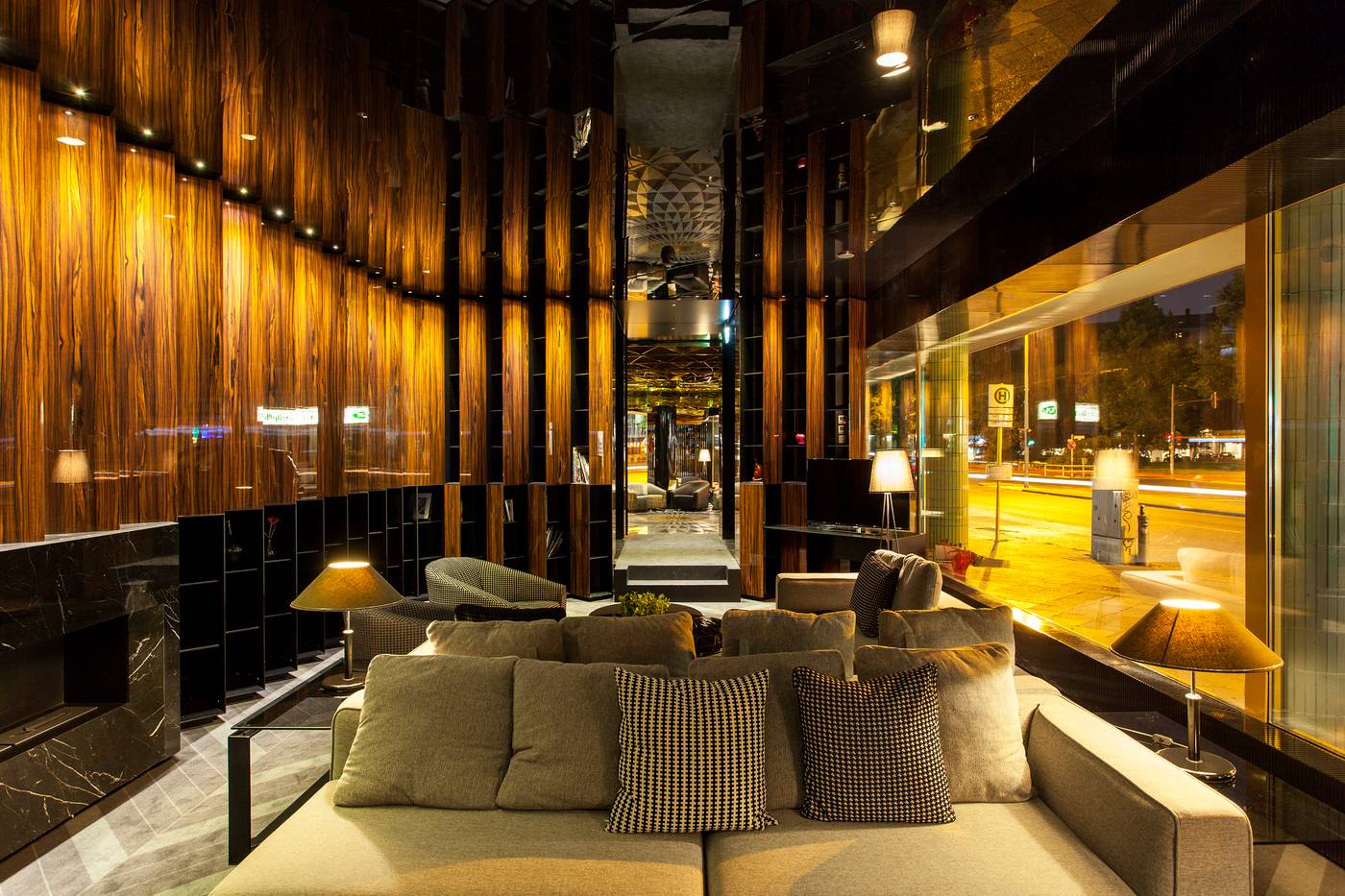 Quentin-Boutique-Hotel-Lobby-19