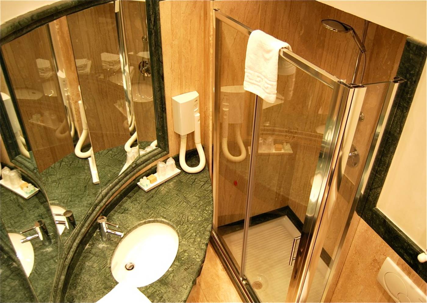 Ludovisi-Luxury-Rooms-Room-25