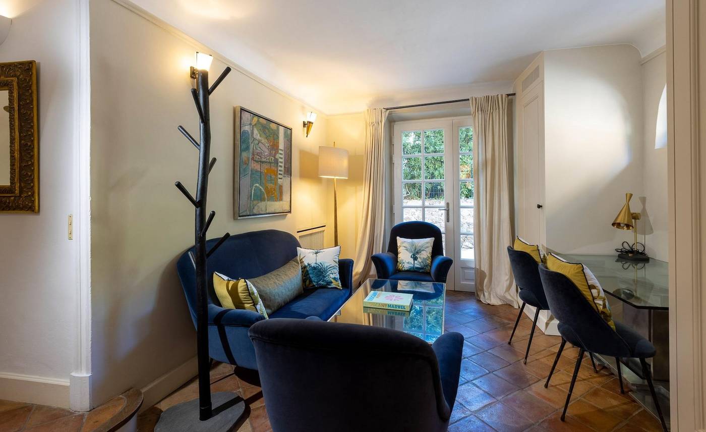 Hotel-Restaurant-Le-Yaca-Lobby-92