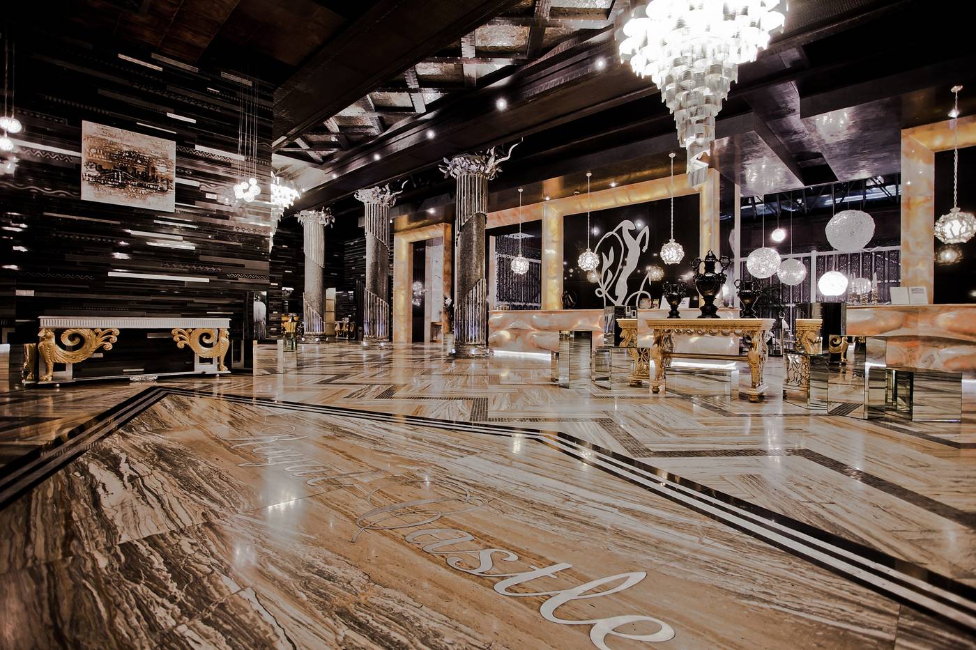 Royal-Castle-Lobby-50