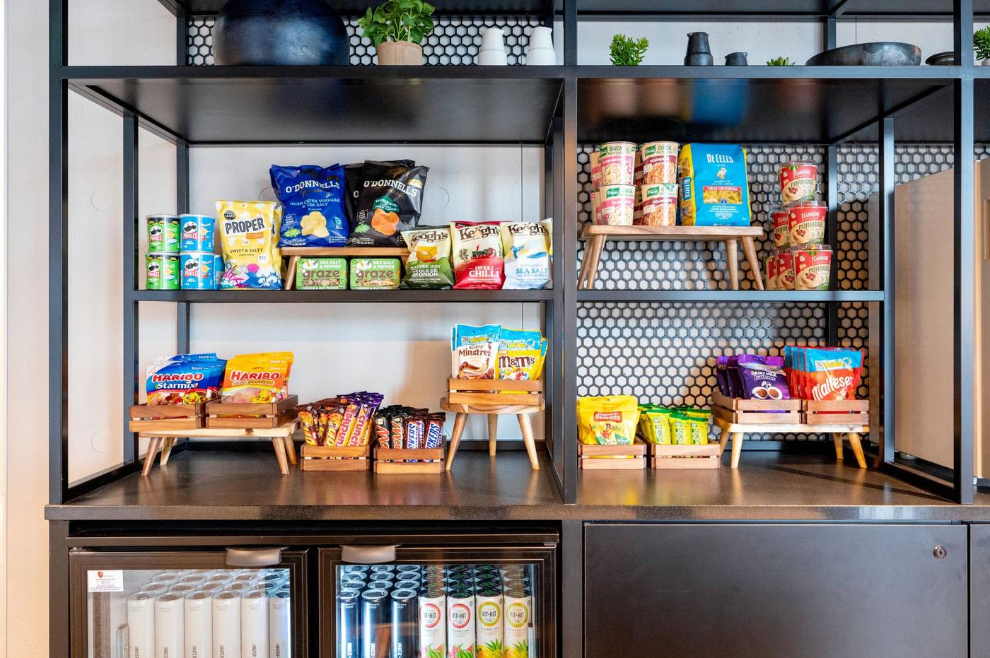 Staycity-Aparthotels-City-Quay-Bar-21