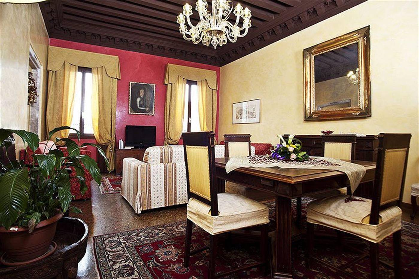 Palazzo-Odoni-General-view-18