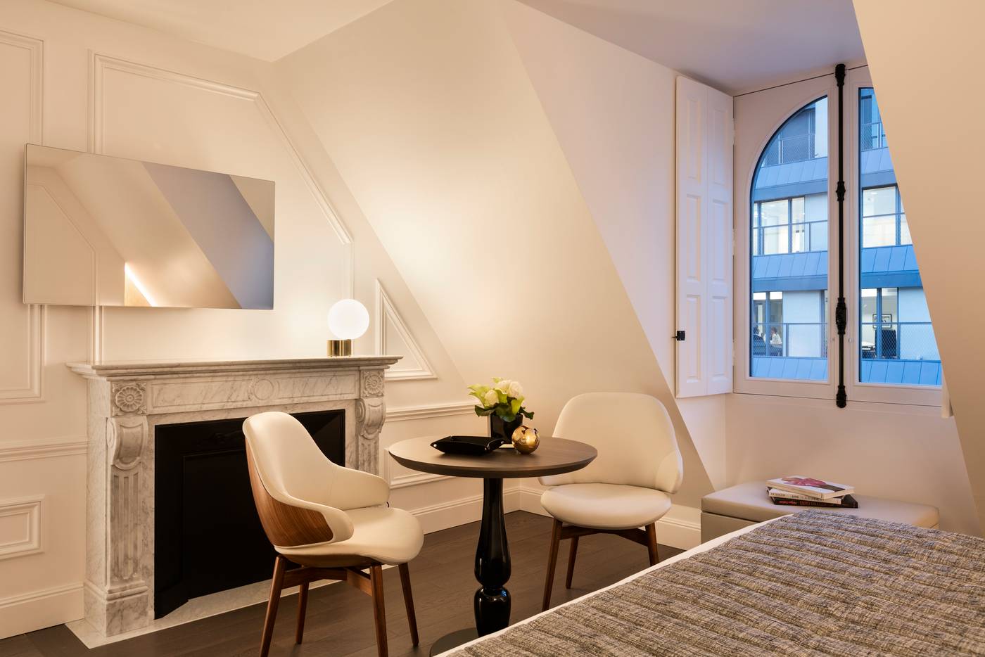 La-Clef-Champs-Elysees-by-The-Crest-Collection-Room-26