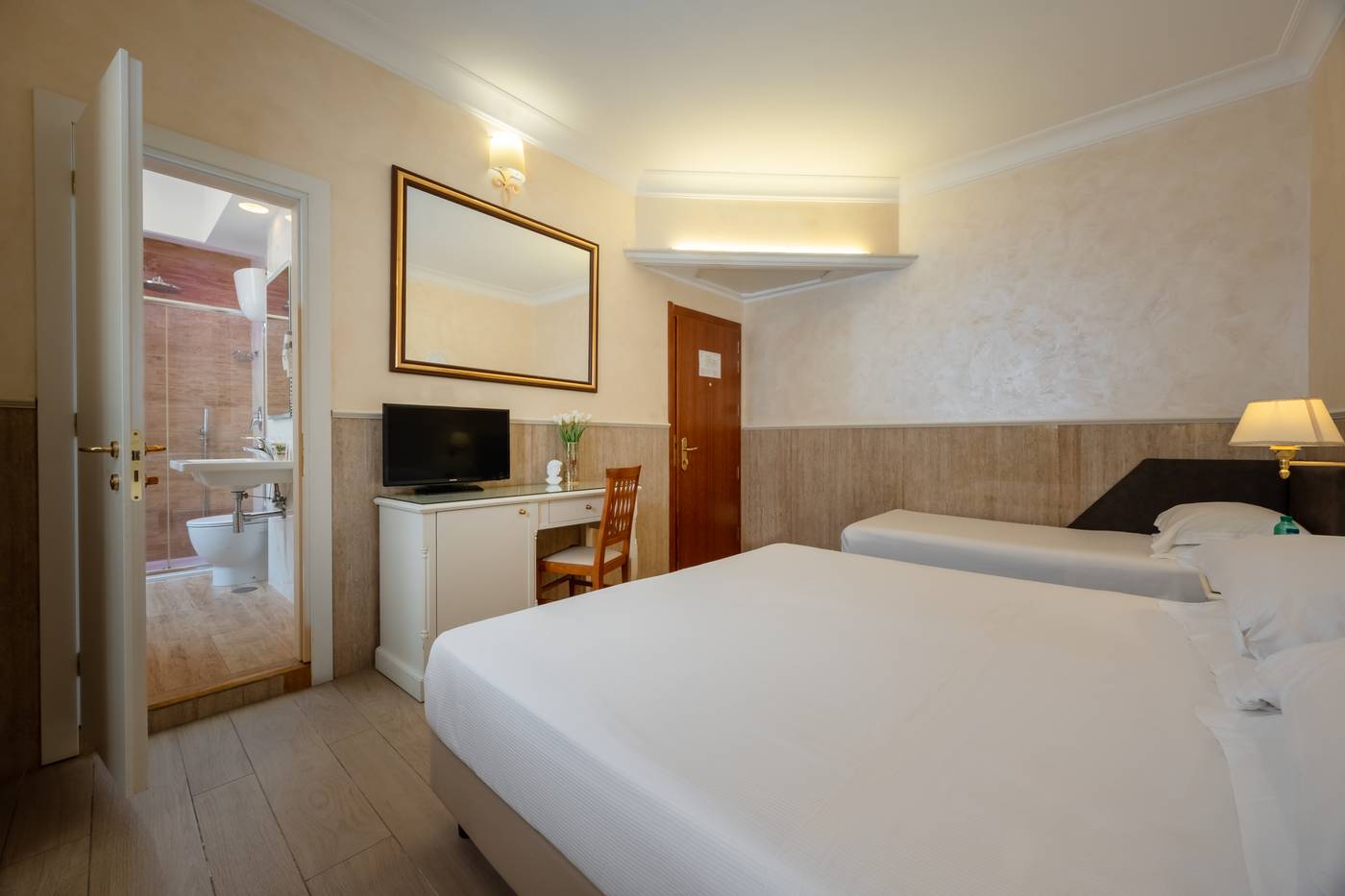 Palladium-Palace-Room-8