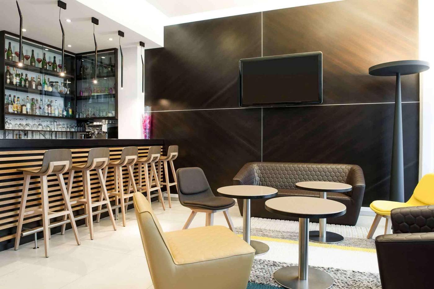 Novotel-Brussels-Centre-Midi-Station-Bar-11