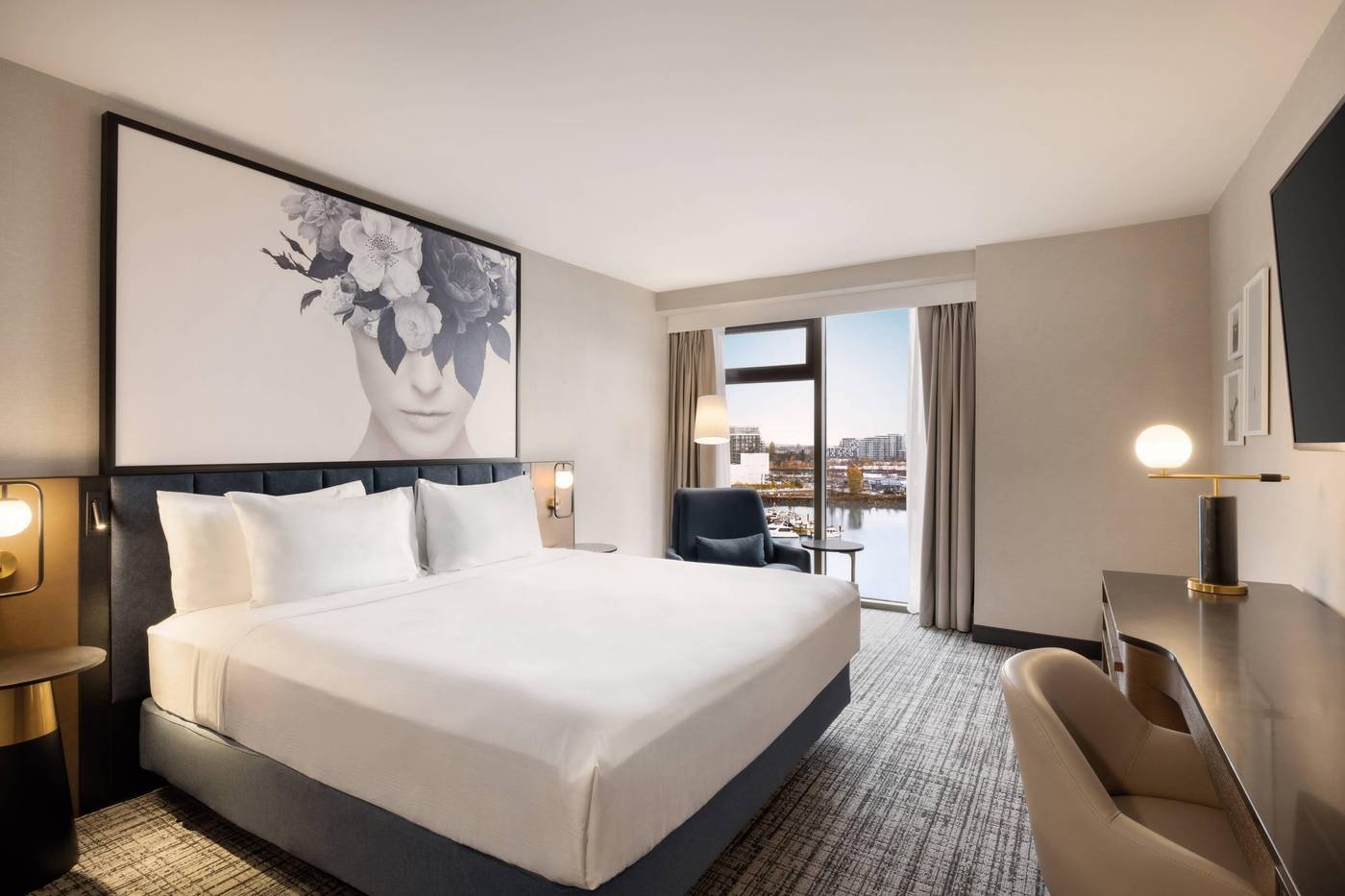 Radisson-Blu-Vancouver-Airport-Room-18