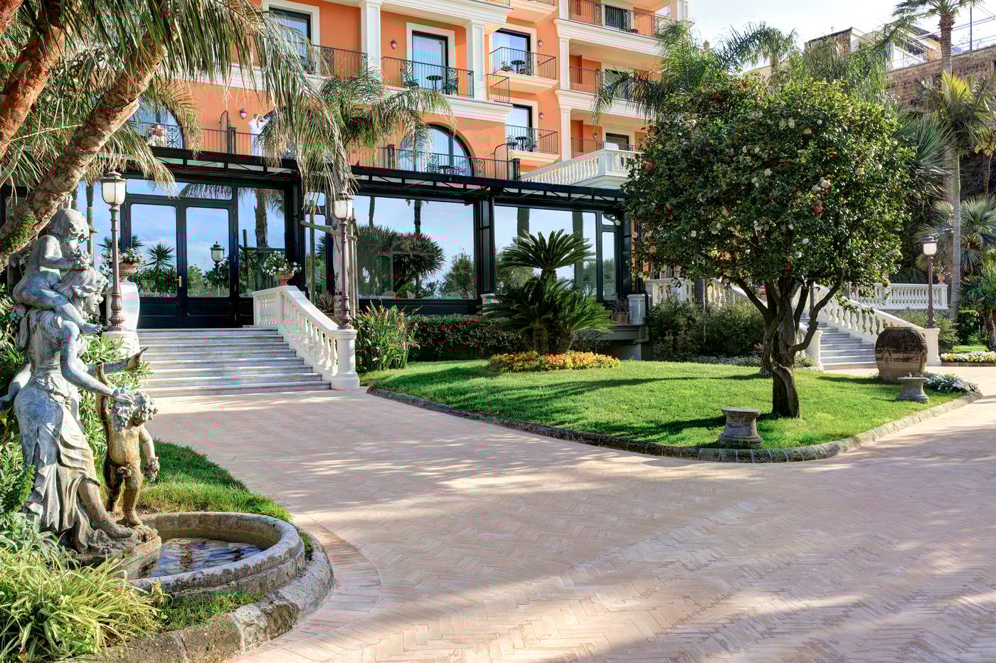 14.10.25 Grand Hotel Royal