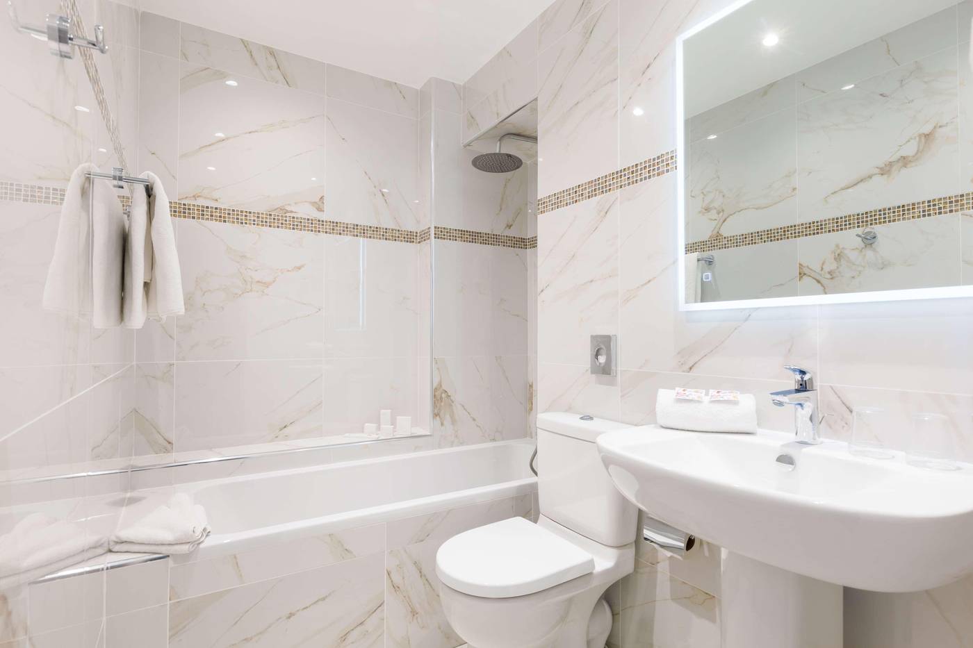 Hotel-Des-Orangers-Room-48