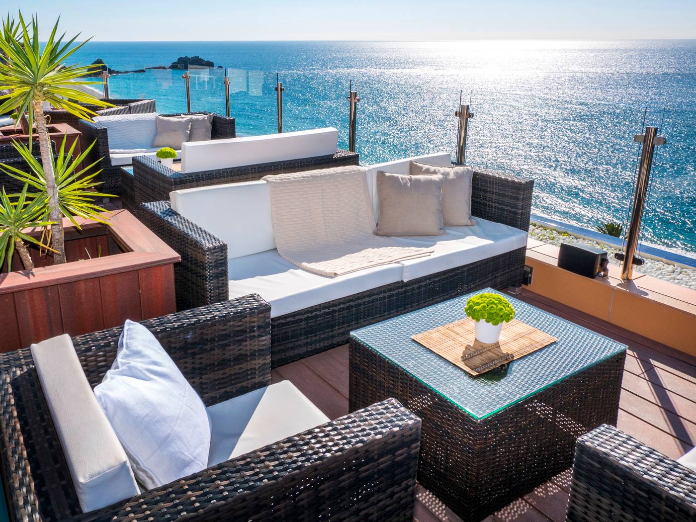 Helios-Costa-Tropical-Terrace-35