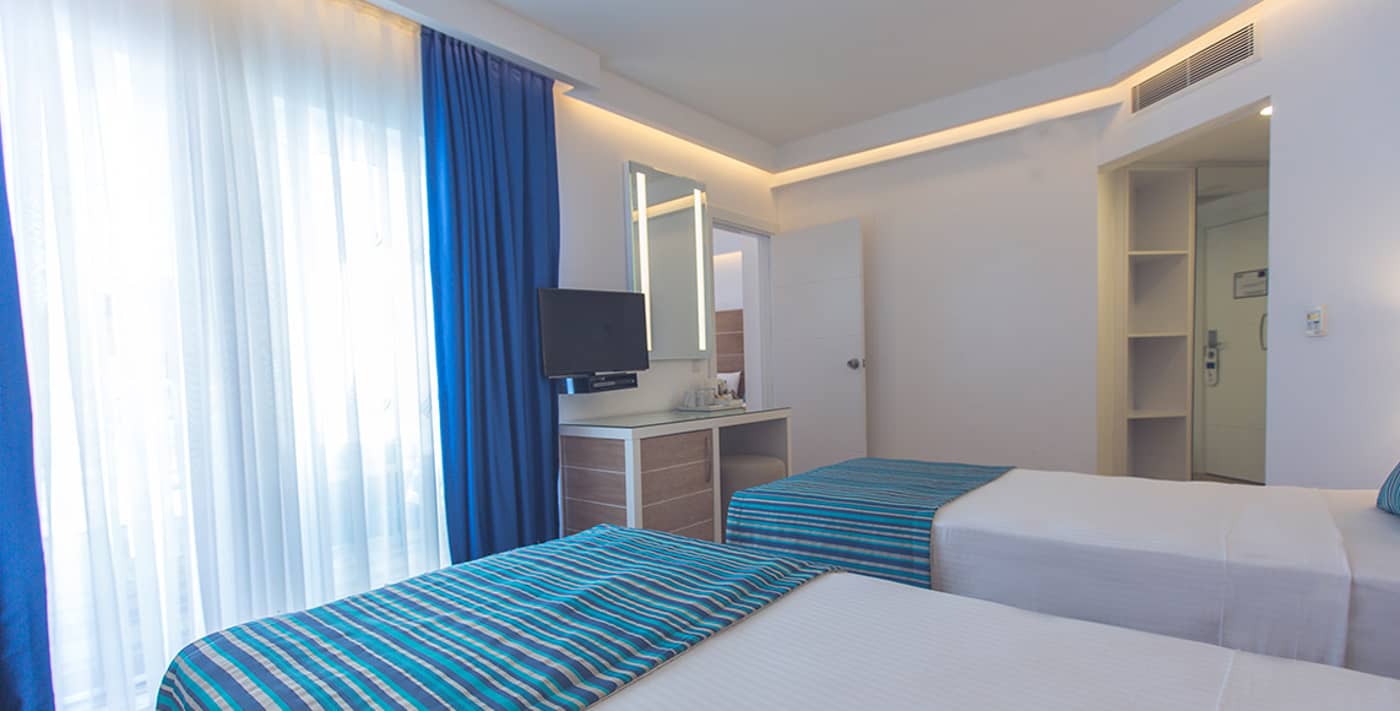 Garcia-Resort---Spa-Room-34