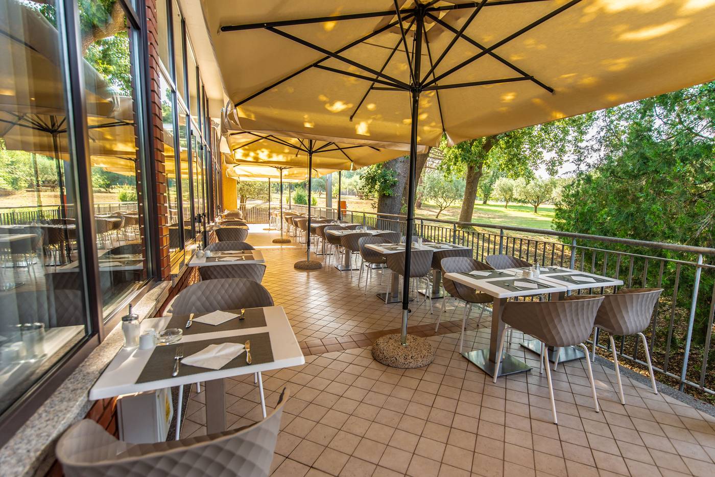 Hotel-Holiday-Terrace-21