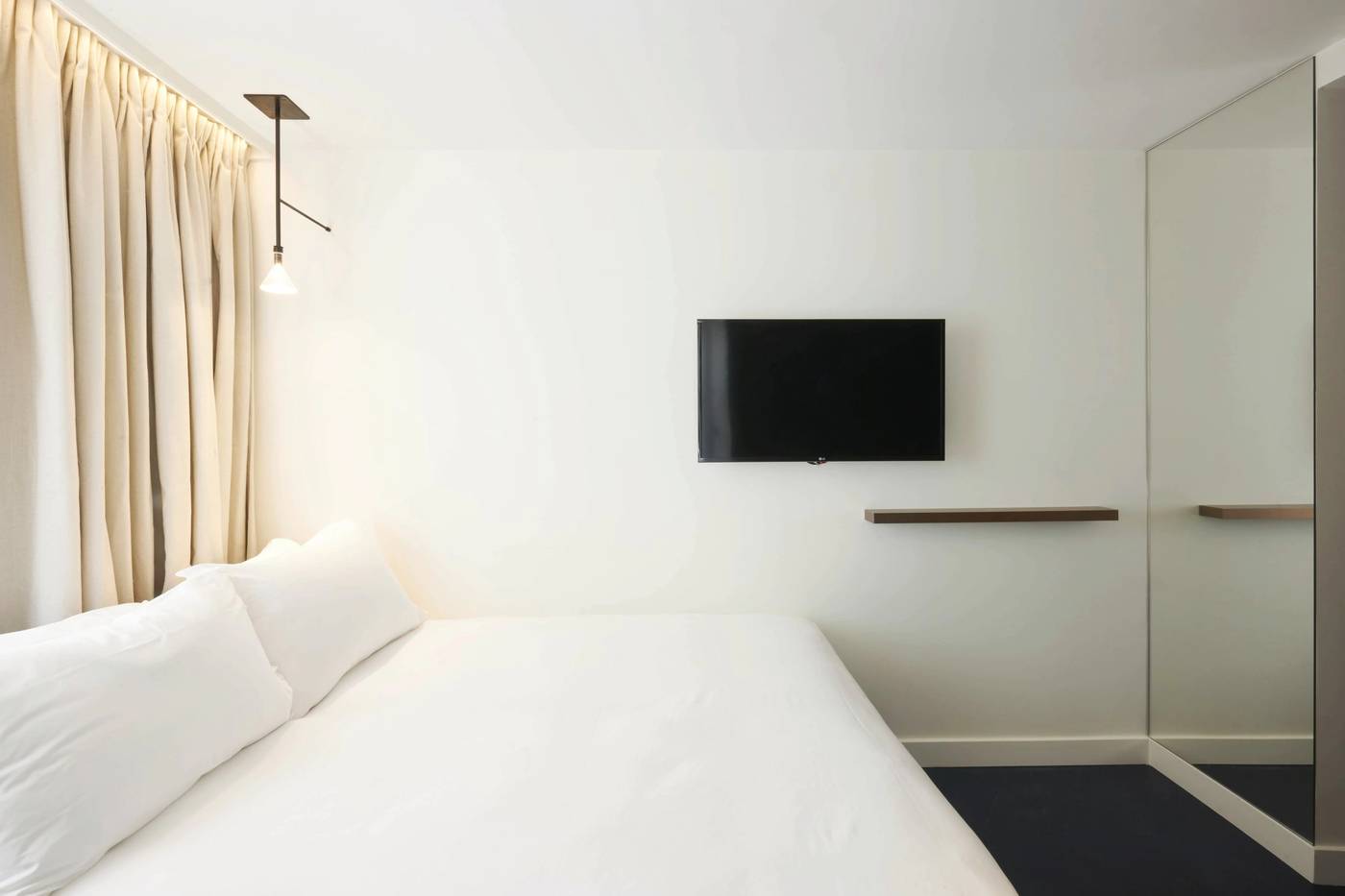 Amastan-Paris-Room-16