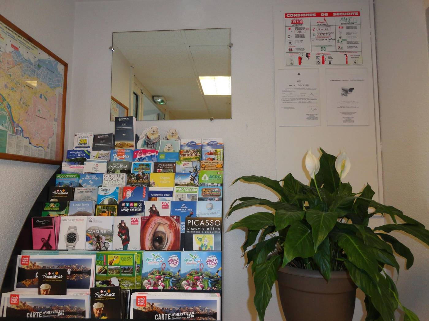 Kyriad Direct Annemasse - Genève-France-Gaillard-General view-5