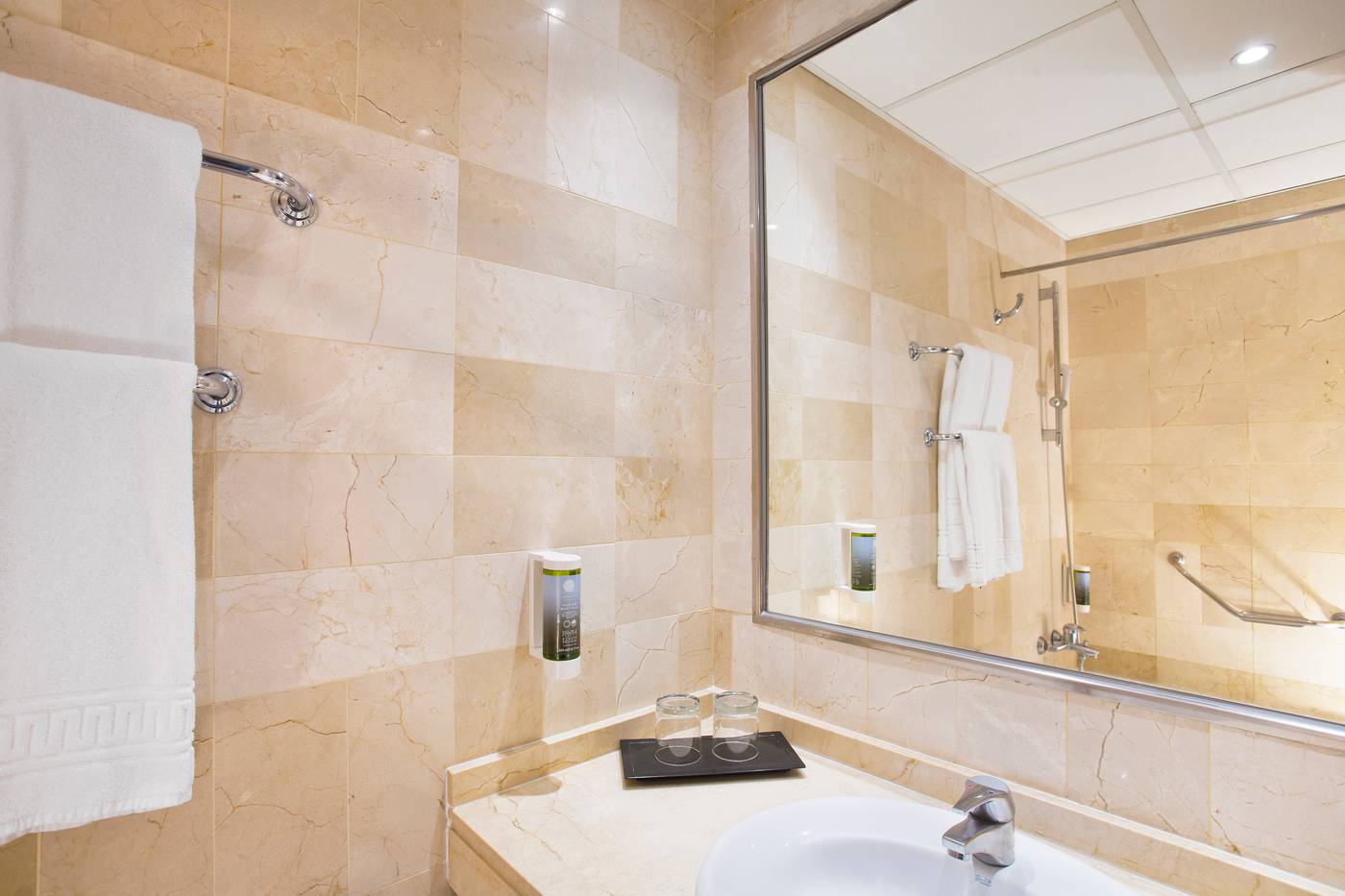 Sunset-Beach-Club-Room-31