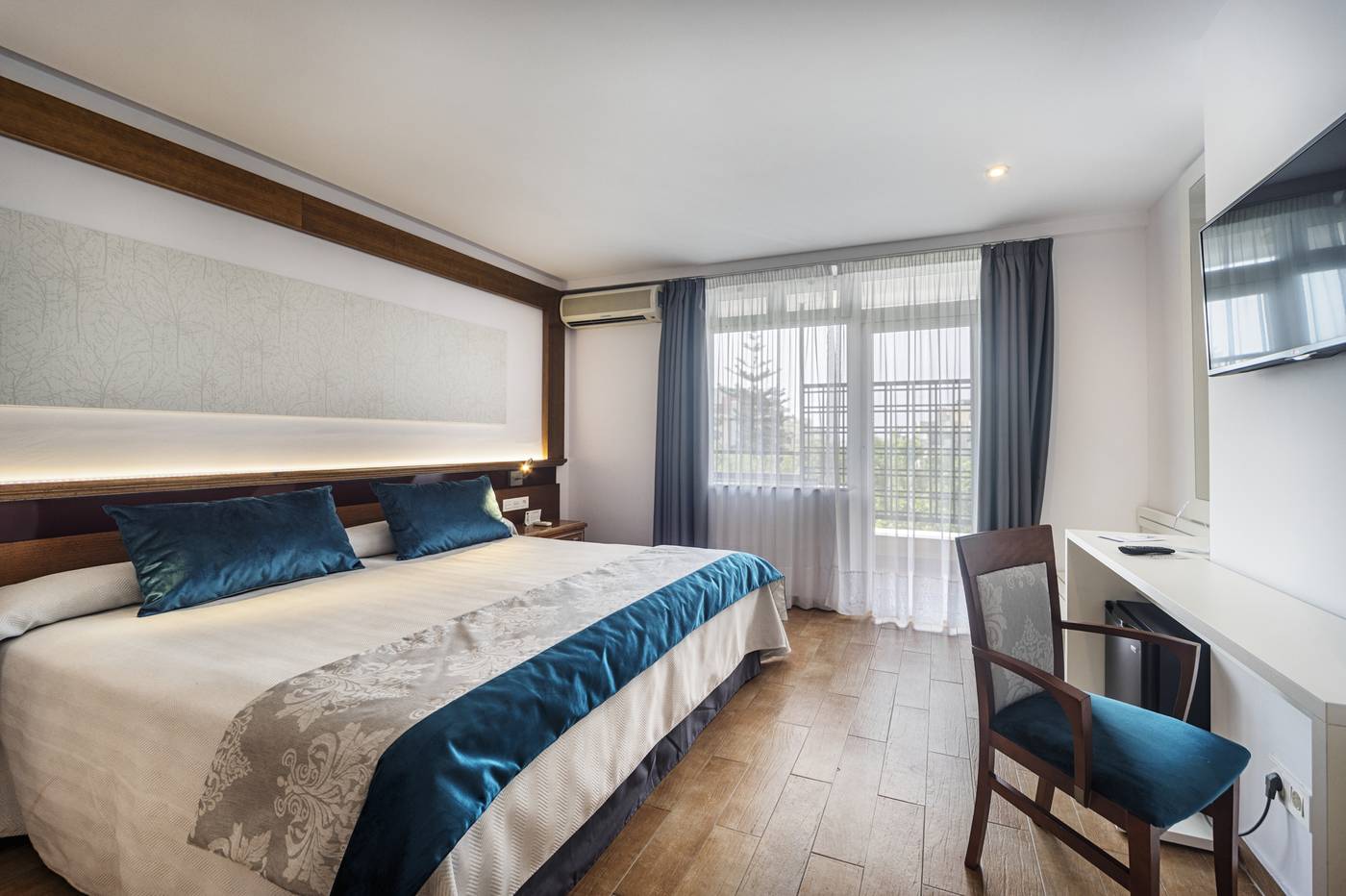 Obal-Urban-Hotel-Marbella-Room-18