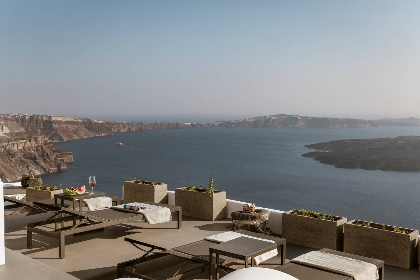 Aqua-Luxury-Suites-Room-72