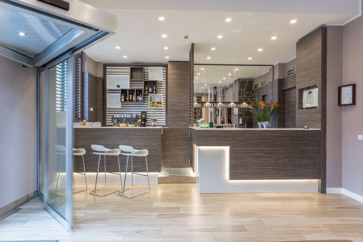 Mistral-Lobby-1
