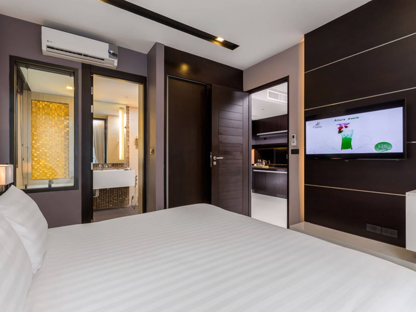 The-Charm-Resort-Phuket-Room-32