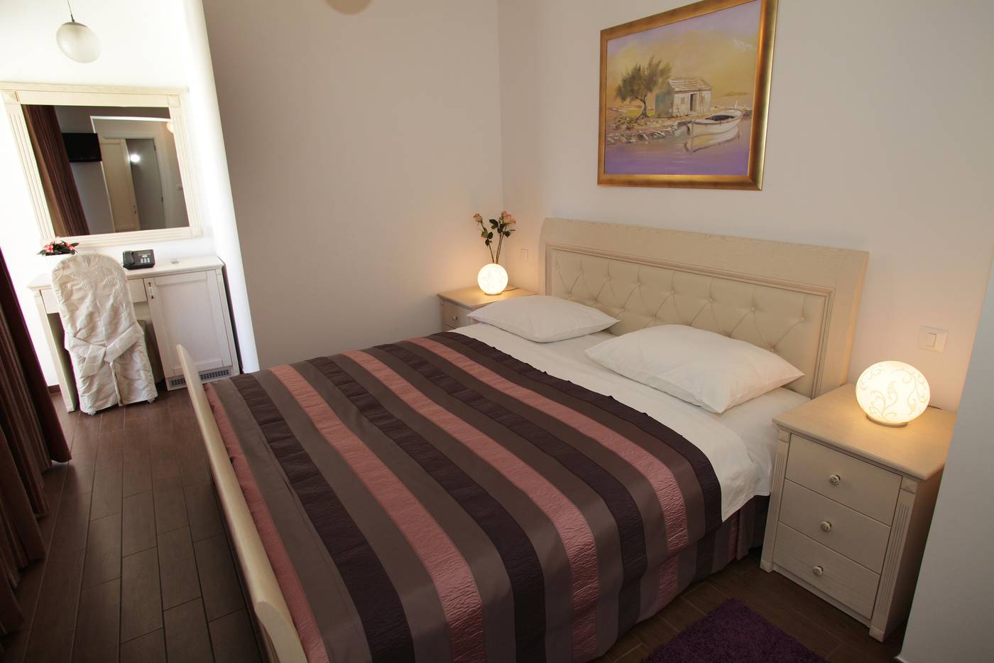 Aparthotel-Bellevue-Room-12