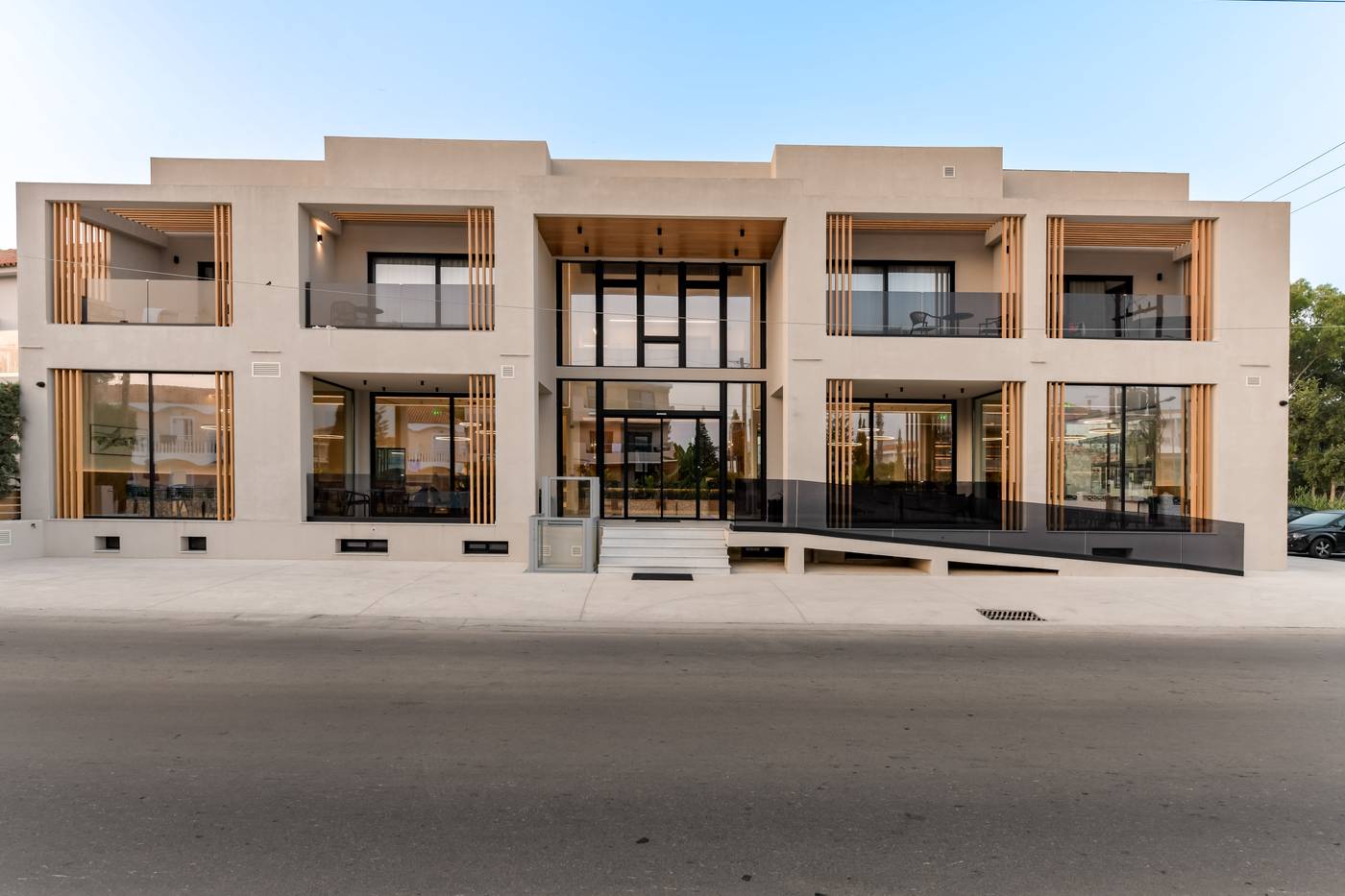 Canadian-Hotel-General-view-13