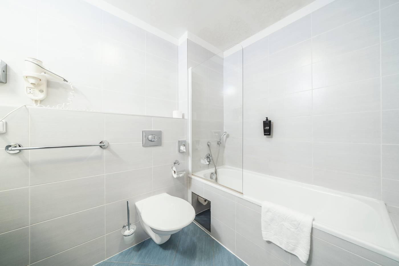 Ehrlich-Hotel-Room-21