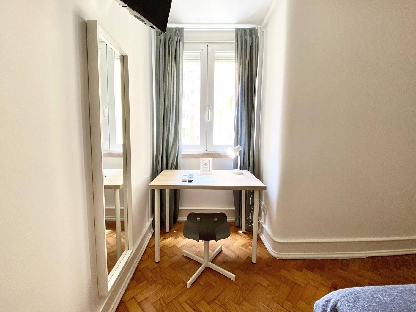 Home-Out-Rooms---Apartments-Room-113