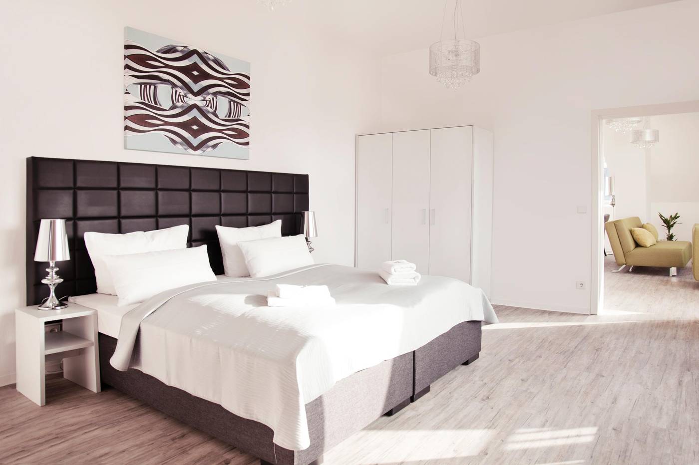 Apartments-Rosenthal-Residence-Room-16