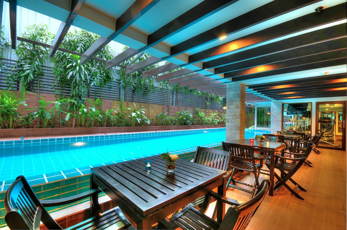 Aspen-Suites-Sukhumvit-2-Pool-11