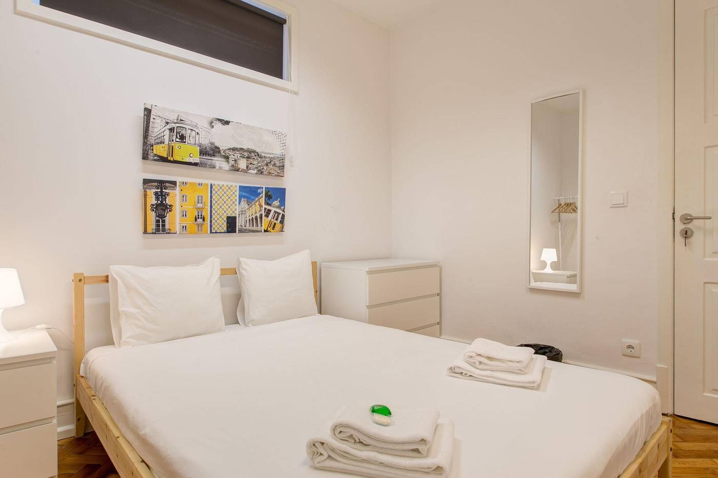 Home-Out-Rooms---Apartments-Room-53