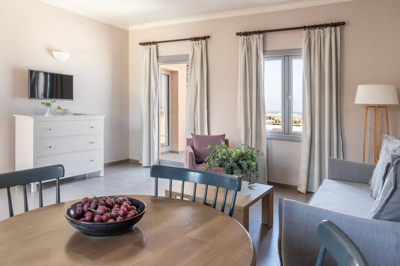 Louis-St-Elias-Resort---Waterpark-Room-48