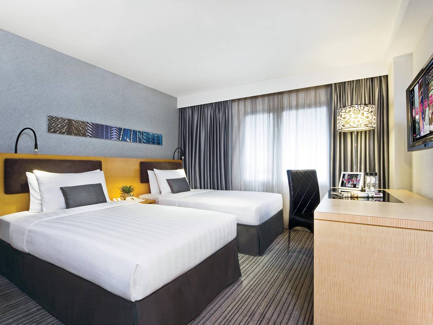 Kew-Green-Hotel-Wanchai-Hong-Kong-Room-10