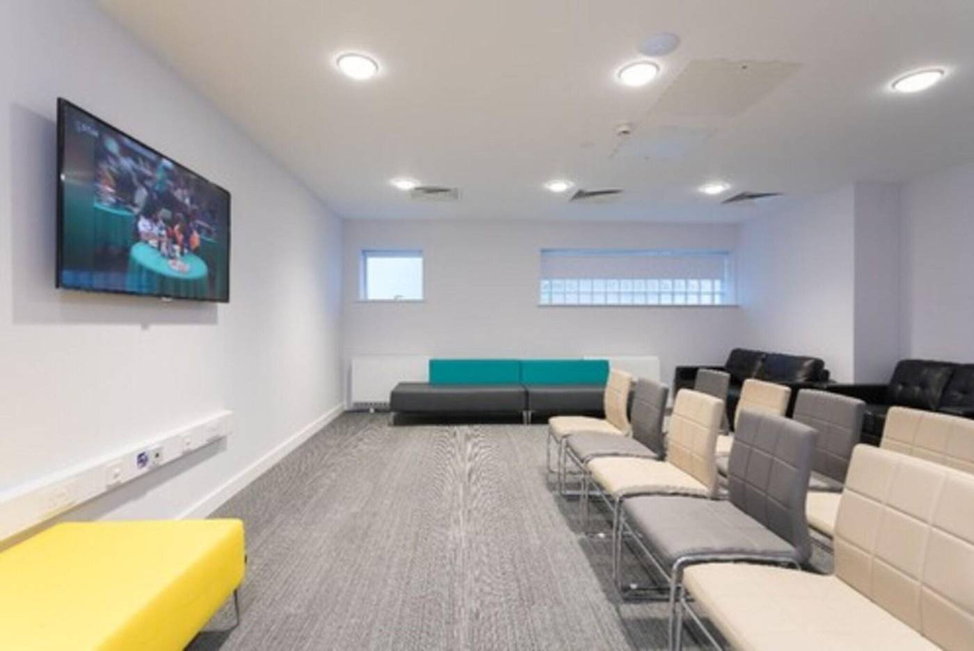 Swuite Galway-Ireland-Galway-Lobby-10