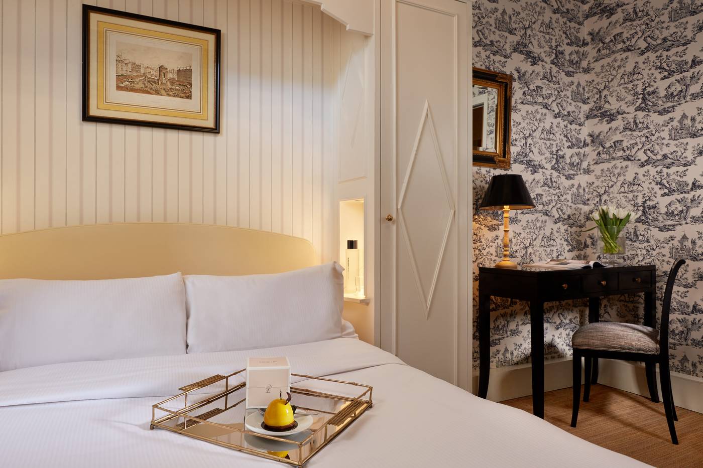 Saint-Germain---Paris-Room-27