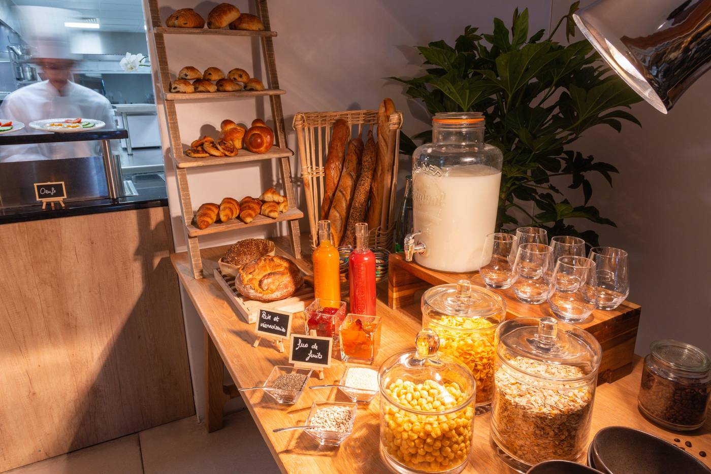 Crowne-Plaza-Paris-Republique-Restaurant-52