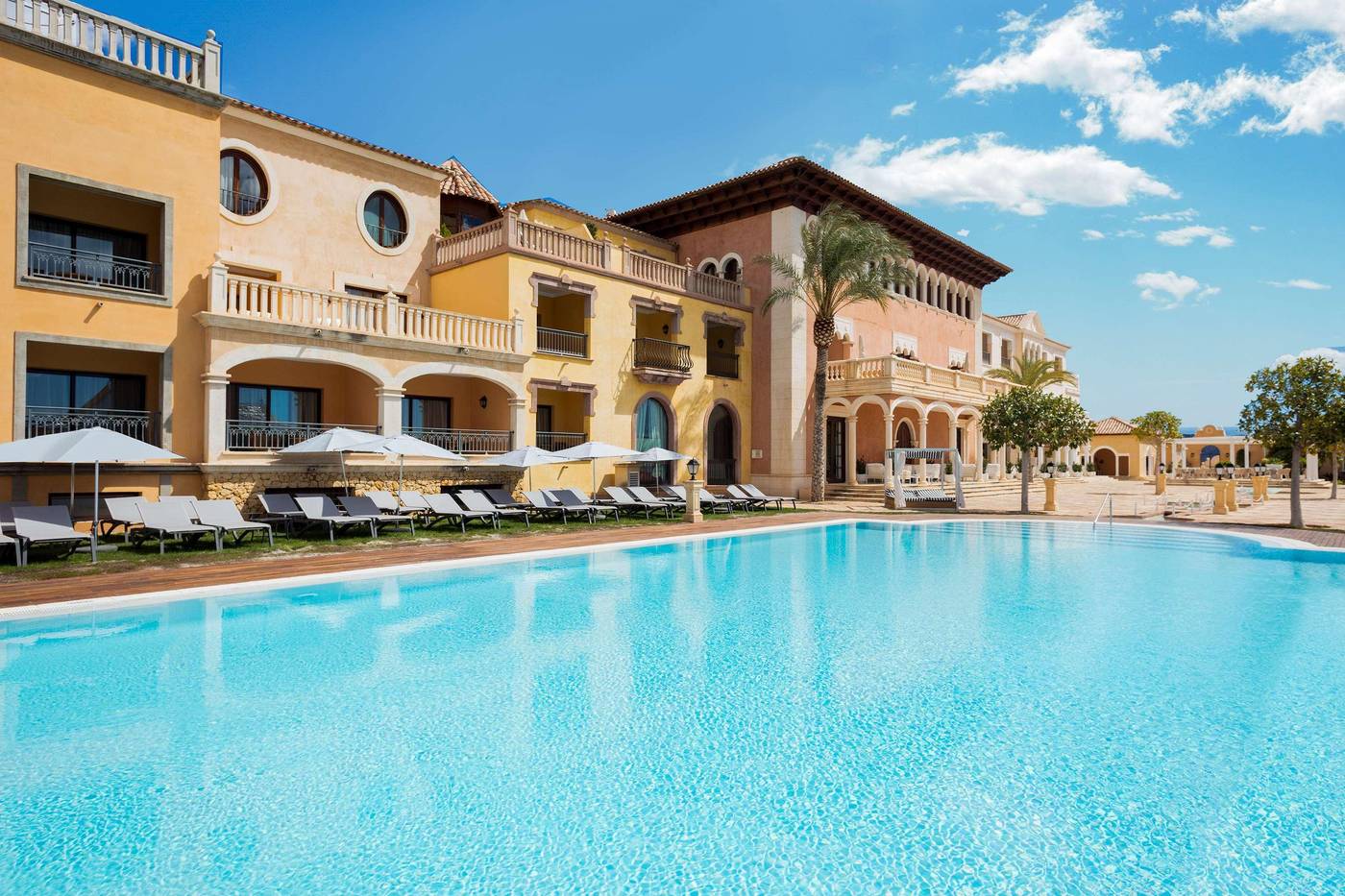 The-Level-At-Melia-Villaitana-Pool-7