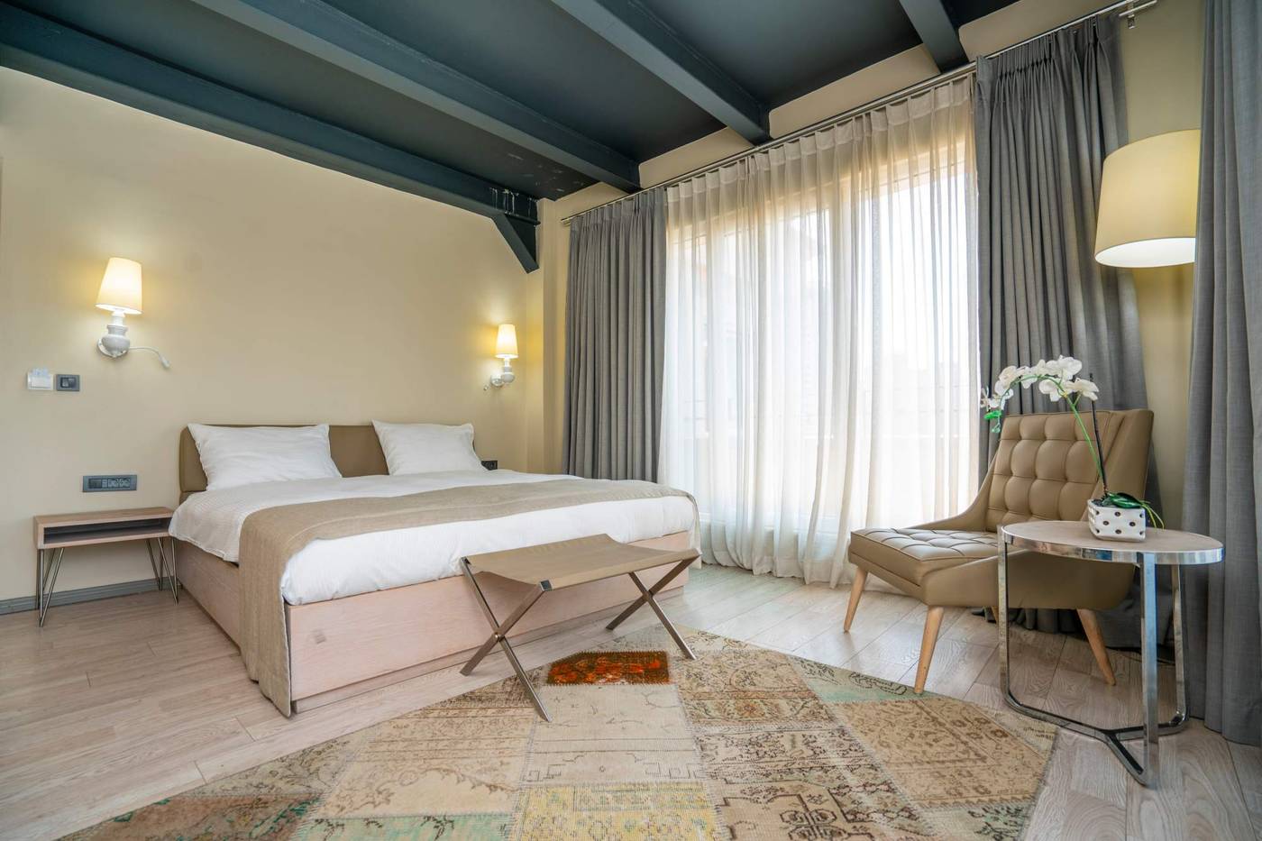 The-Gate-30-Suites-Hotel-Room-15