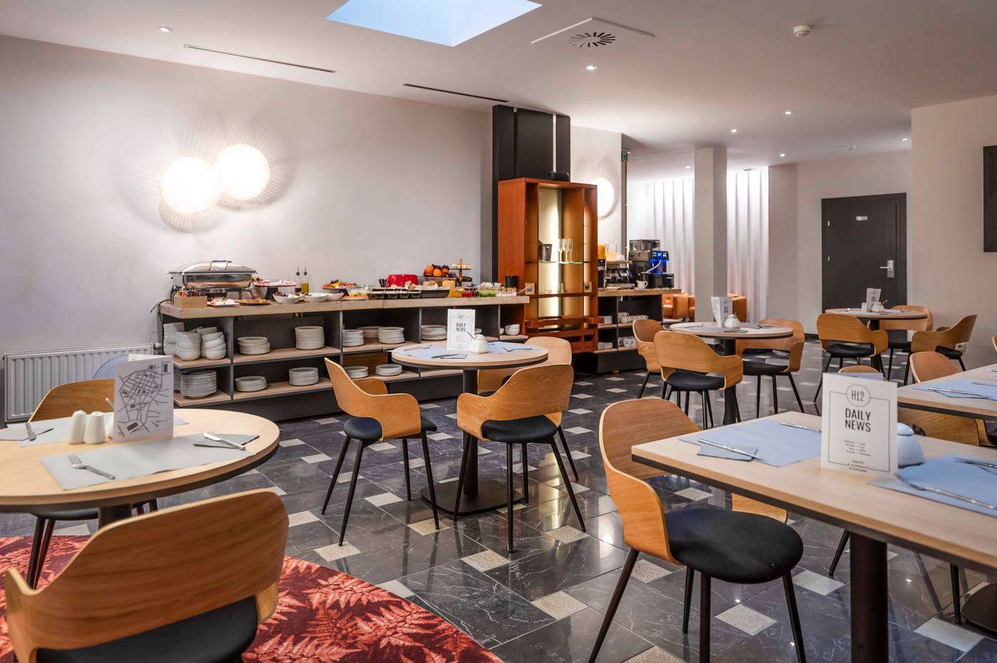 Hotel-H12-Restaurant-9