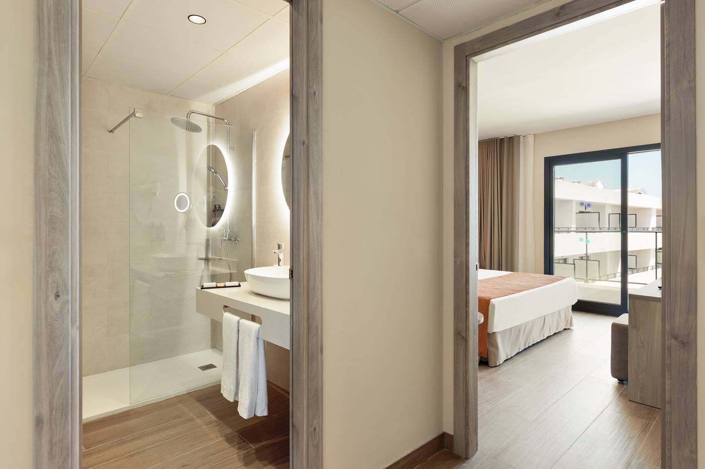 Best-Oasis-Tropical-Room-40