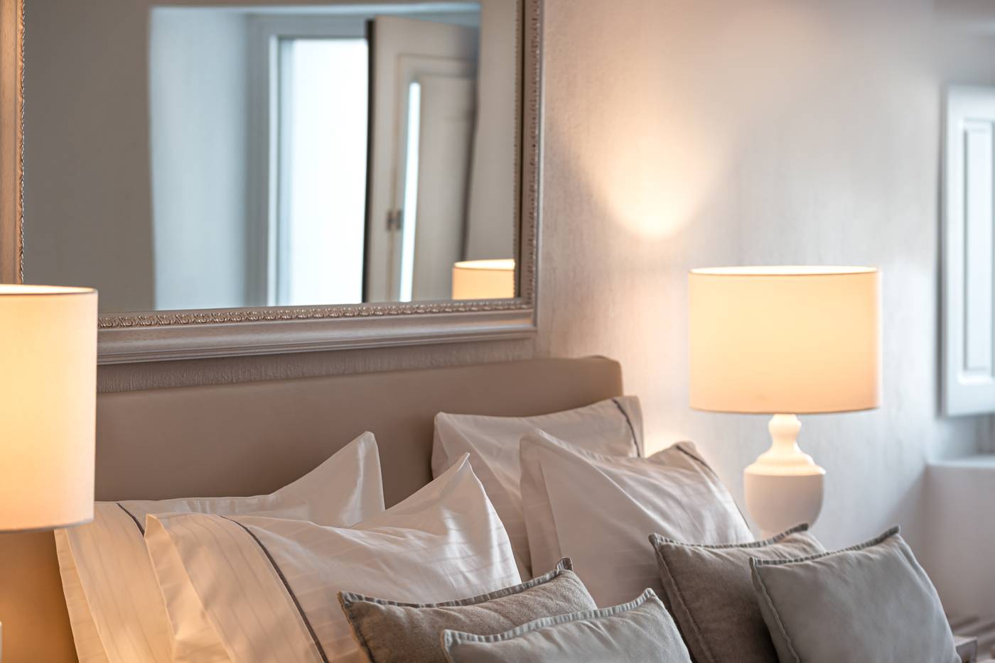 Aqua-Luxury-Suites-Room-44