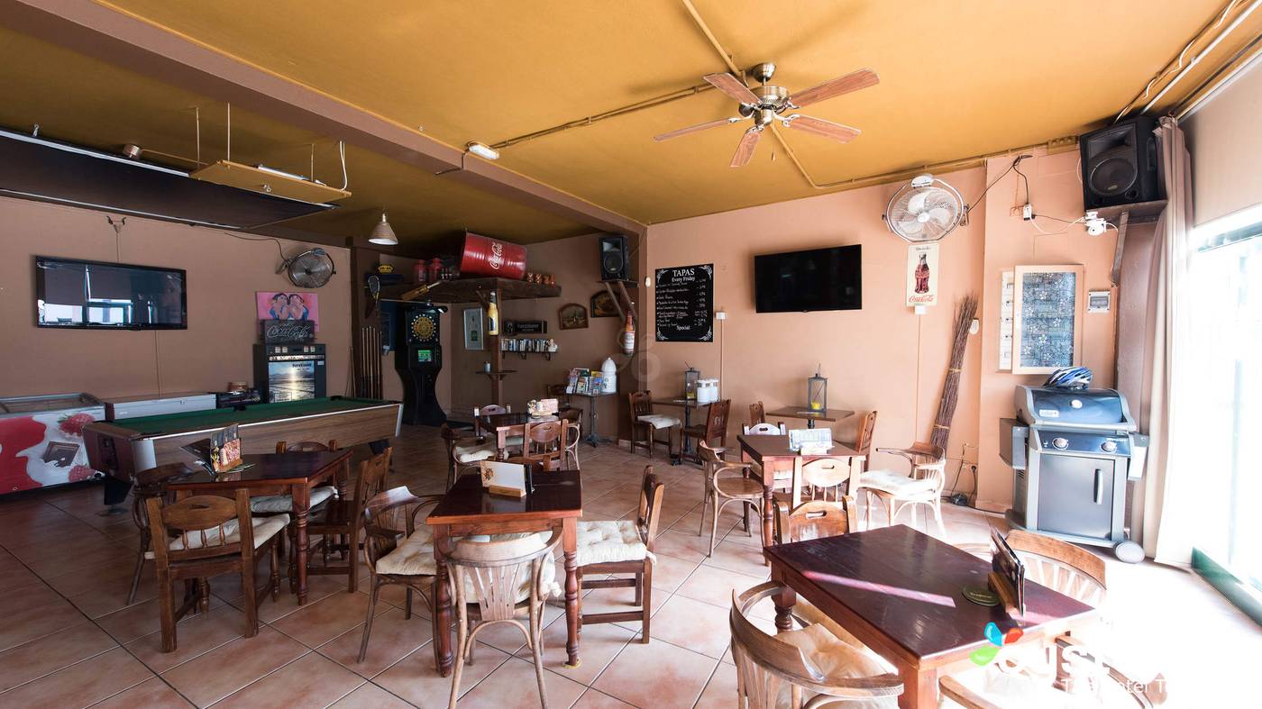 Palmeras-Garden-Bar-70