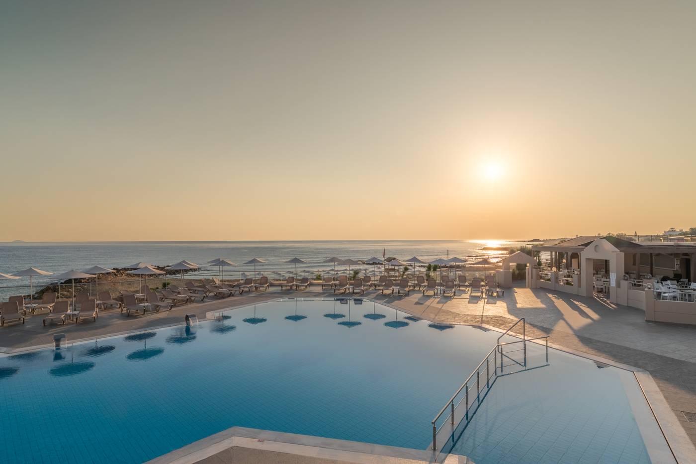 Themis-Beach-Hotel-Pool-4