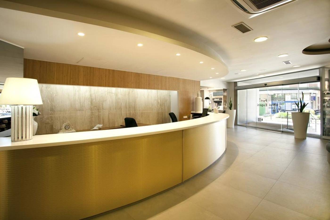Port-Eugeni-Lobby-23