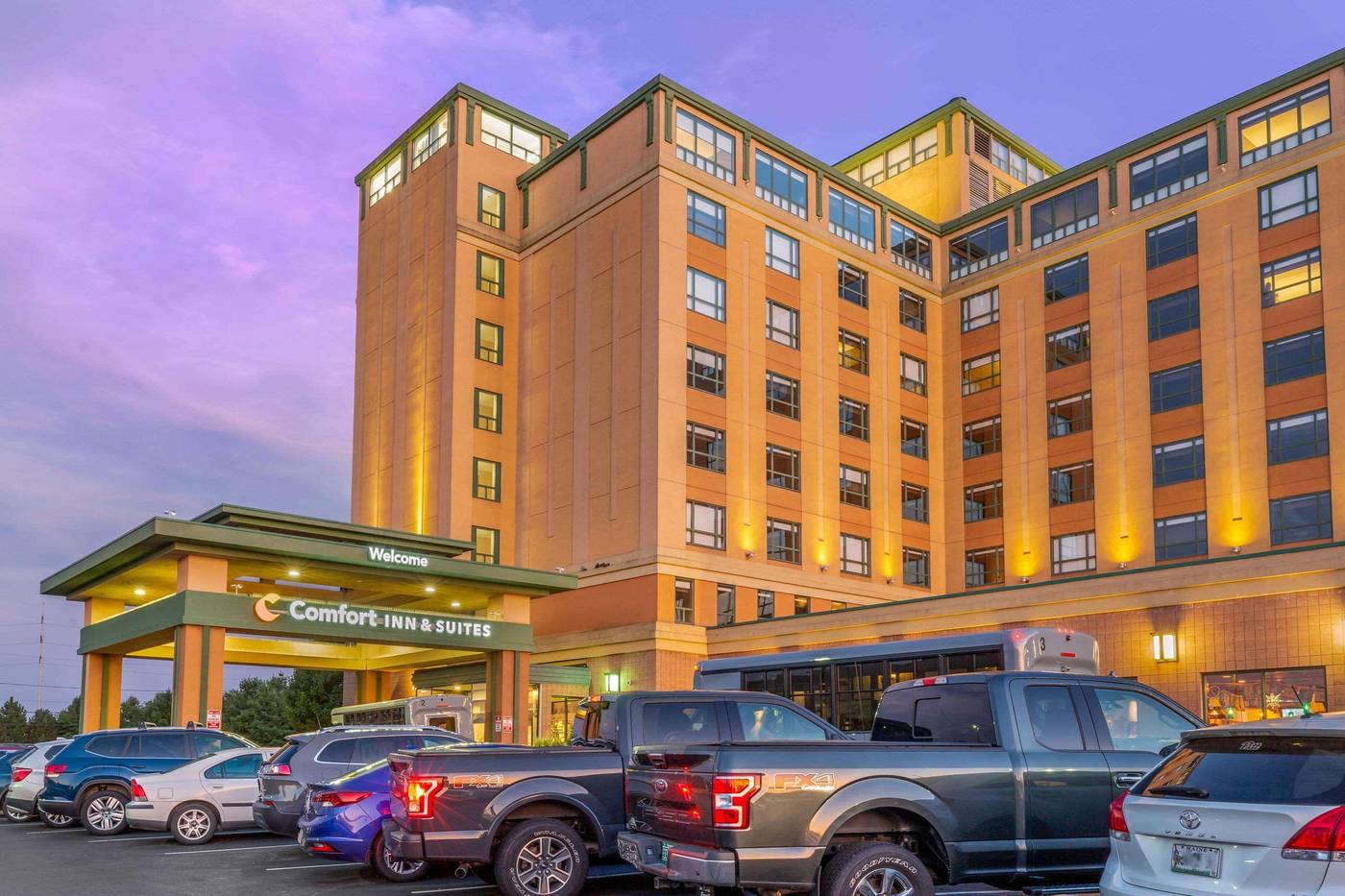 Comfort-Inn---Suites-Logan-Airport-General-view-8