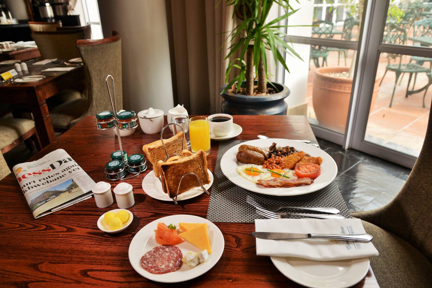 The-Commodore-Restaurant-59