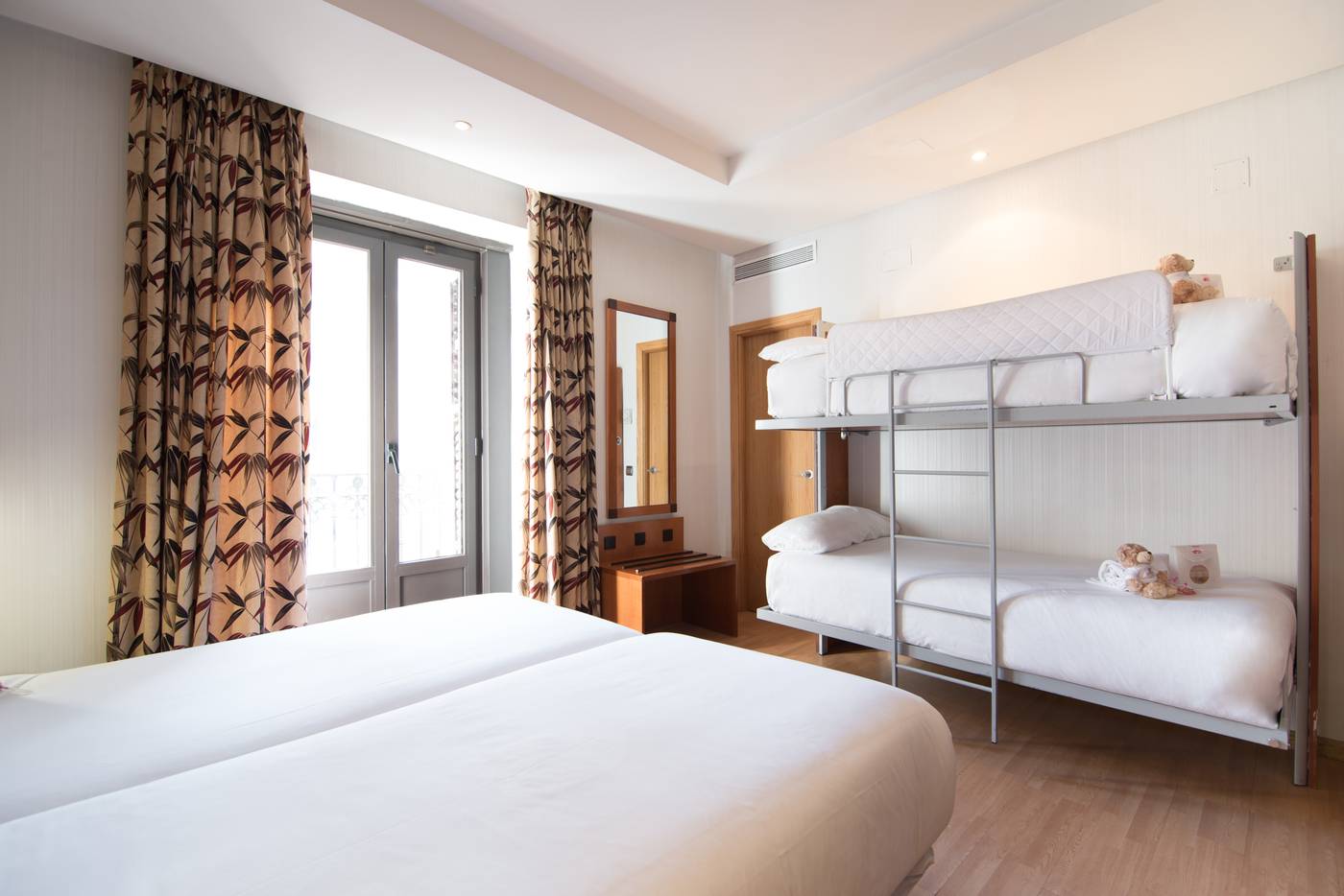 Petit-Palace-Preciados-Room-10