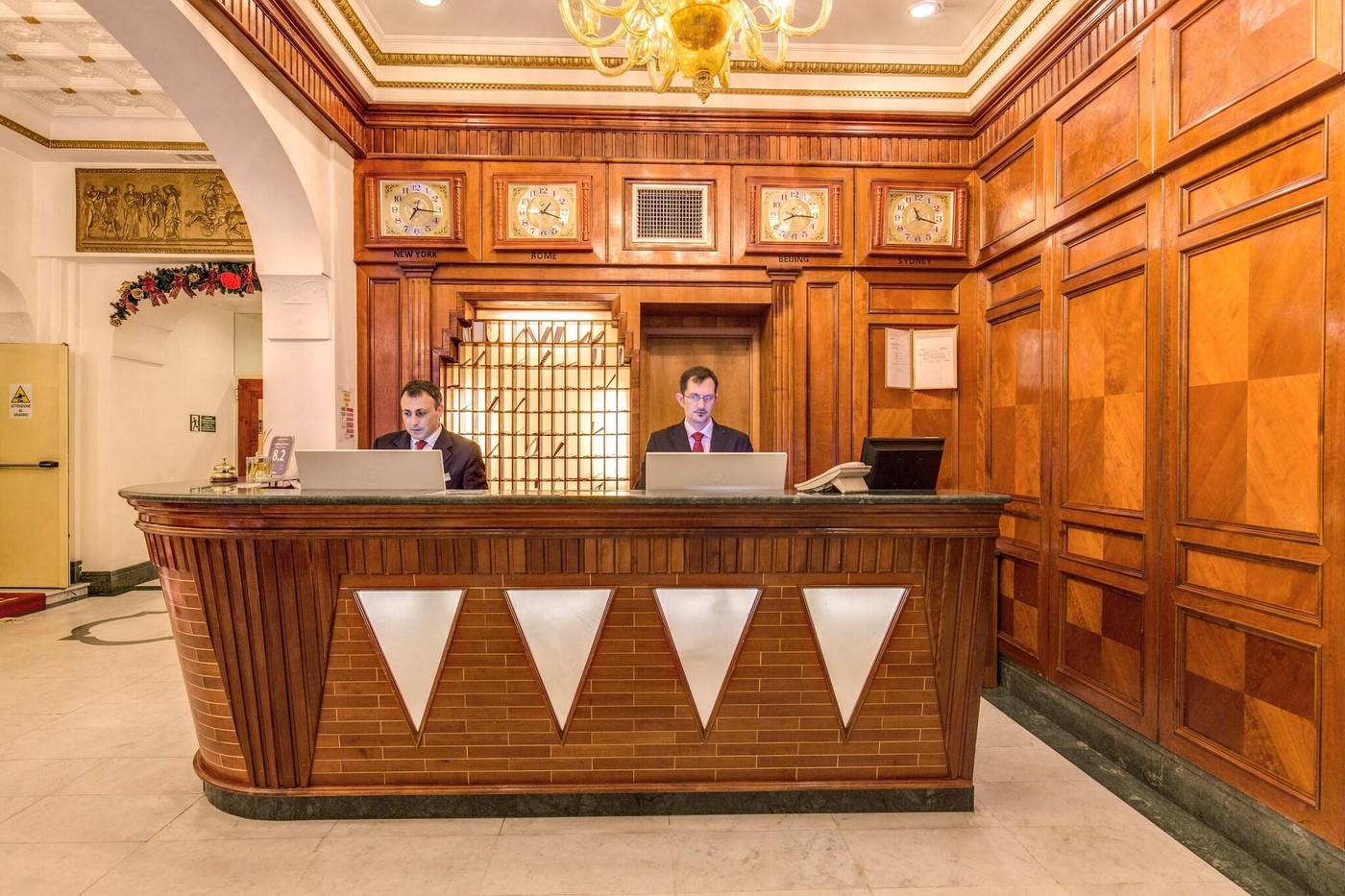 Augusta-Lucilla-Palace-Lobby-6