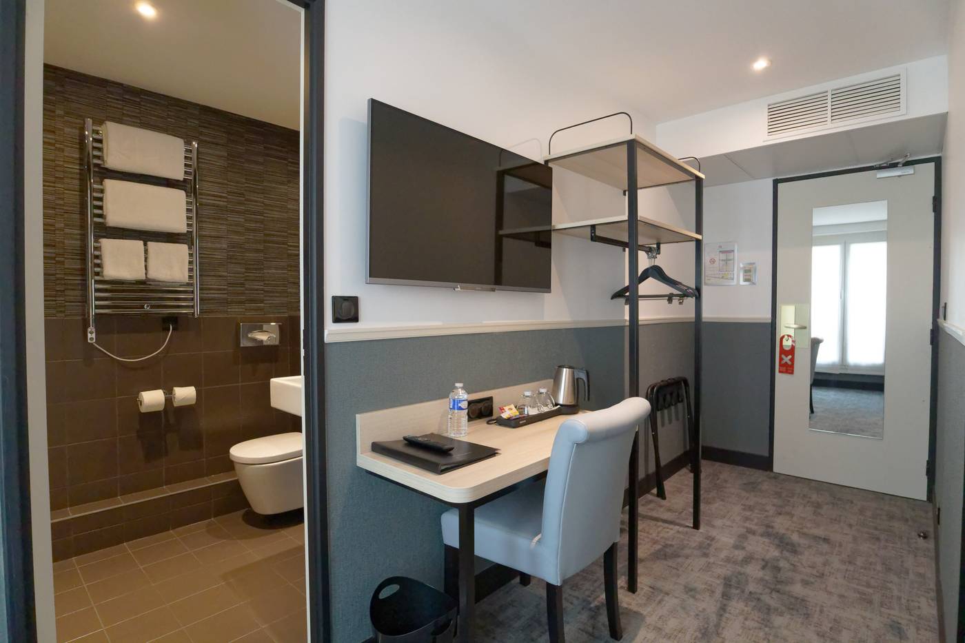 Appia-La-Fayette-Room-33