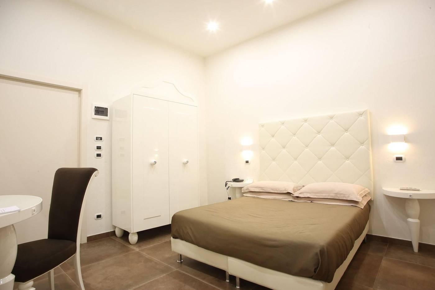 Columbia-Charming-Spa-Room-62