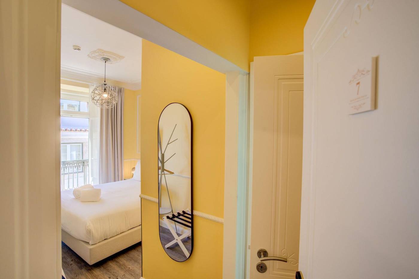 Solar-Dos-Poetas-Room-65